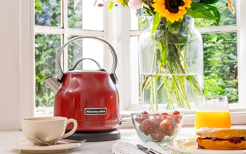 Electric Kettle (Empire Red), KitchenAid